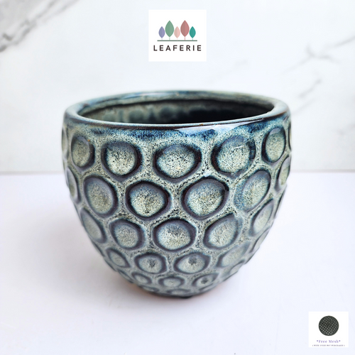 The Leaferie Selda blue pot. ceramic material