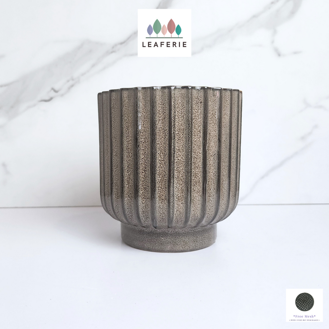 The Leaferie Tervo Flowerpot. ceramic material