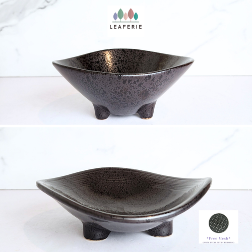 The Leaferie Sabi Flowerpot. 2 sizes tray