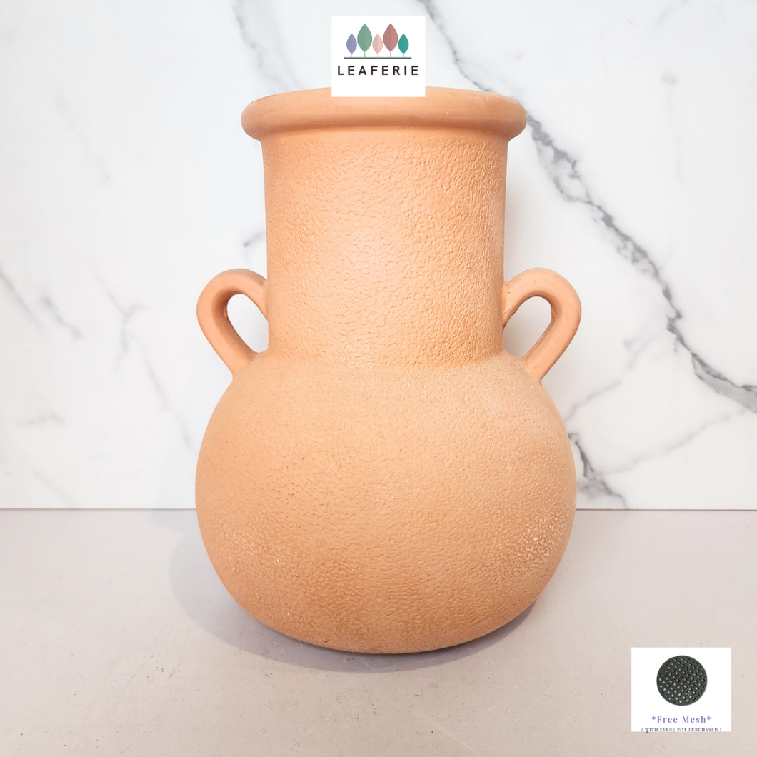 The Leaferie Yzel Terracotta flowerpot. pot with 2 handles