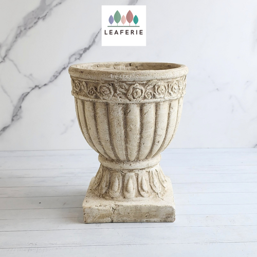 The Leaferie Nessa Terracotta pot. roman pot 