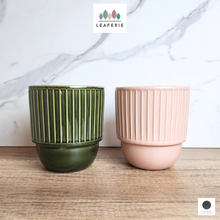 Load image into Gallery viewer, The Leaferie shiri flowerpot. ceramic material . green and pink colour
