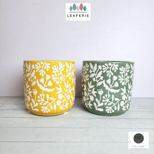 The Leaferie Mira floral ceramic pot