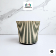 Load image into Gallery viewer, The Leaferie Waara ceramic pot.
