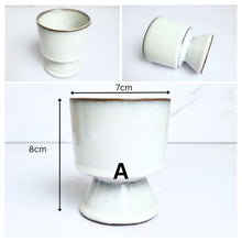 Load image into Gallery viewer, Petit Flowerpots (Series 17)
