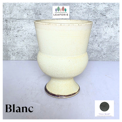 Blanc White textured vase on a gray surface with 'LEAFERIE' branding.