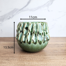 Load image into Gallery viewer, The Leaferie Handmade HAVN flowerpot. ceramic material green colour
