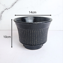 Load image into Gallery viewer, The Leaferie Valeria Black pot. ceramic material
