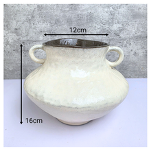Load image into Gallery viewer, Haku Leaferie Signature White ceramic pot with handles .
