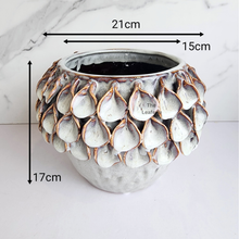 Load image into Gallery viewer, The Leaferie Handmade SMEG FLowerpot. ceramic material
