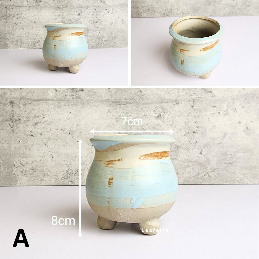 The Leaferie Petit Allegra Series 2 . 6 designs of petit pots. ceramic material. Design  A