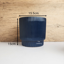 Load image into Gallery viewer, The Leaferie Sonnet blue ceramic pot.
