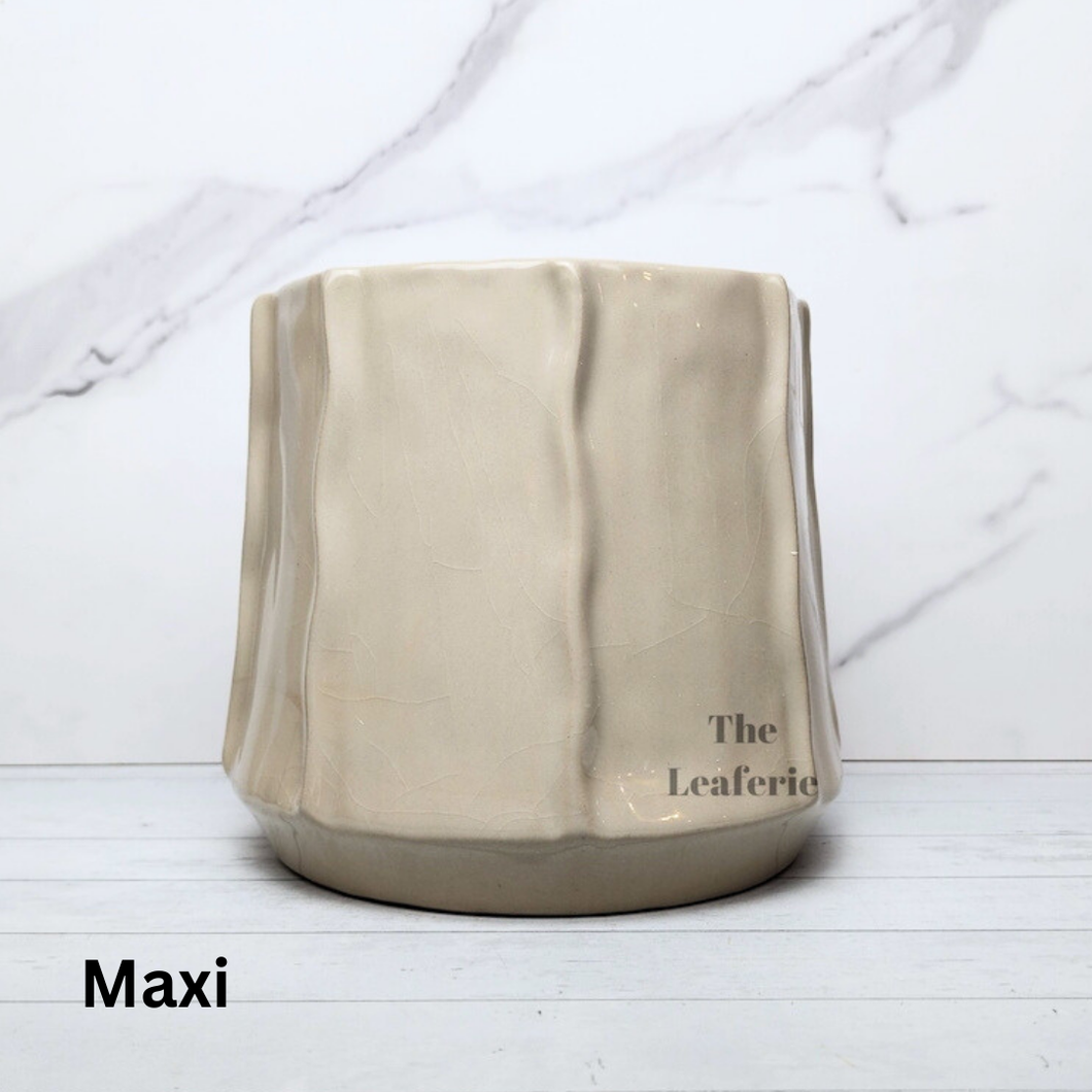 The Leaferie Livie beige ceramic pot