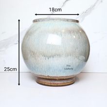 Load image into Gallery viewer, The Leaferie Aether big flowerpot ceramic material
