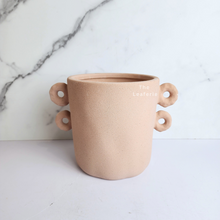 Load image into Gallery viewer, The Leaferie Yairos pot with handle.ceramic material
