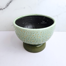 Load image into Gallery viewer, The Leaferie Thora green flowerpot. ceramic material
