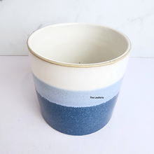 Load image into Gallery viewer, The Leaferie Akari pot. ceramic material
