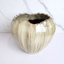 Load image into Gallery viewer, The Leaferie Maple Big beige flowerpot. ceramic material
