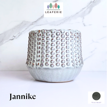 Load image into Gallery viewer, Jannike Flowerpot

