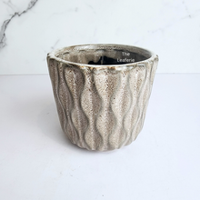 Load image into Gallery viewer, The Leaferie Lasa grey pot. ceramic material
