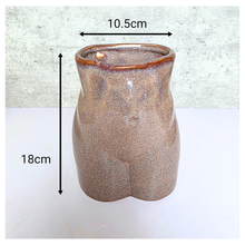 Load image into Gallery viewer, Evia Ceramic vase with speckled texture on a light background, featuring the brand &#39;LEAFERIE&#39;.
