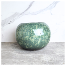 Load image into Gallery viewer, Avalon Flowerpot (2 sizes)
