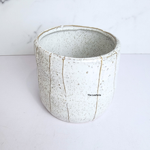 Load image into Gallery viewer, The Leaferie Britt ceramic pot.
