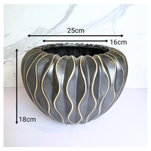 Load image into Gallery viewer, Leaferie signature Ravene Black flowerepot with wavy design. ceramic
