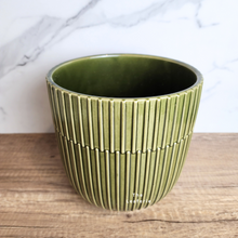 Load image into Gallery viewer, The Leaferie Thames large green ceramic pot
