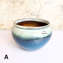 Load image into Gallery viewer, The Leaferie Augustin ceramic pot. 3 colours.
