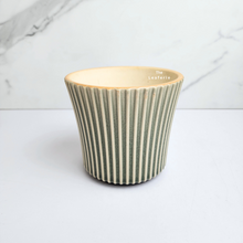 Load image into Gallery viewer, The Leaferie Waara ceramic pot.
