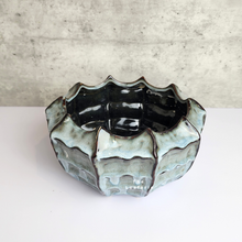 Load image into Gallery viewer, The Leaferie Fride Shallow pot. bluish ceramic planter.
