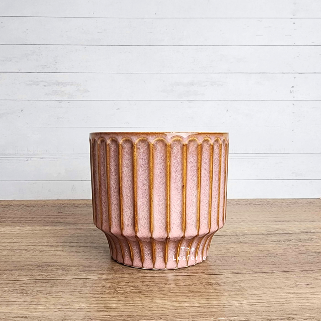 The Leaferie Dieu Ceramic pot. 3 colours pink, white and green colour.. Pot Pink