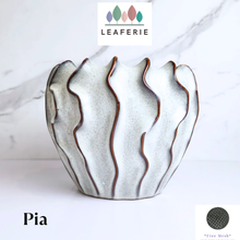 Load image into Gallery viewer, Pia Flowerpot
