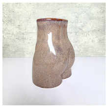 Load image into Gallery viewer, Evia Ceramic vase with speckled texture on a light background, featuring the brand &#39;LEAFERIE&#39;.
