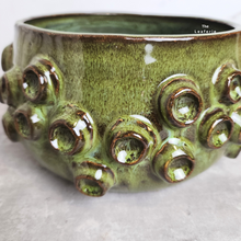 Load image into Gallery viewer, The Leaferie Harper shallow pot. ceramic green colour
