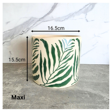 Load image into Gallery viewer, Leif Flowerpot (2 sizes)
