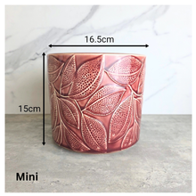 Load image into Gallery viewer, Talia Flowerpot (2 sizes)

