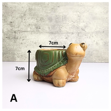 Load image into Gallery viewer, Allie Animal Flowerpots (Series 1)
