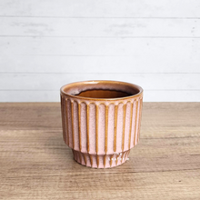 Load image into Gallery viewer, The Leaferie Dieu Ceramic pot. 3 colours pink, white and green colour. . Pot pink
