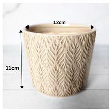 Load image into Gallery viewer, Maia Flowerpot
