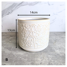 Load image into Gallery viewer, The Leaferie Elion pot. 2 colours. ceramic.
