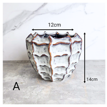Load image into Gallery viewer, Jin Flowerpot
