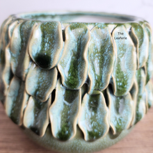 Load image into Gallery viewer, The Leaferie Handmade HAVN flowerpot. ceramic material green colour
