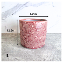 Load image into Gallery viewer, The Leaferie Freya flowerpot green and red floral pot. ceramic material
