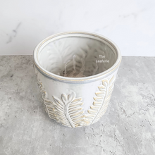 Load image into Gallery viewer, The Leaferie Macon pine leaf pot with leg. ceramic material
