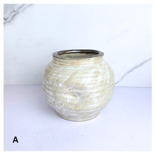 Load image into Gallery viewer, Dune Four ceramic pot with &#39;Dune&#39; design and &#39;LEAFeERIE&#39; branding on a white background.
