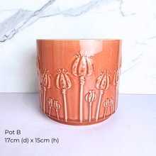 Load image into Gallery viewer, As-is ceramic pots oct/nov 25 with &#39;LEAFERIE&#39; branding.
