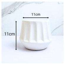 Load image into Gallery viewer, Eirini Flowerpot
