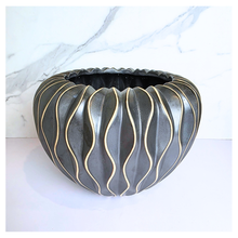 Load image into Gallery viewer, Leaferie signature Ravene Black flowerepot with wavy design. ceramic
